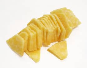 薄切りしたカリン